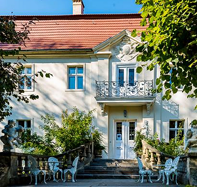 Schloss Blankensee, Front, Foto: Sven V. Malmstroem, Lizenz: Tagen + Feiern im Grünen GbR