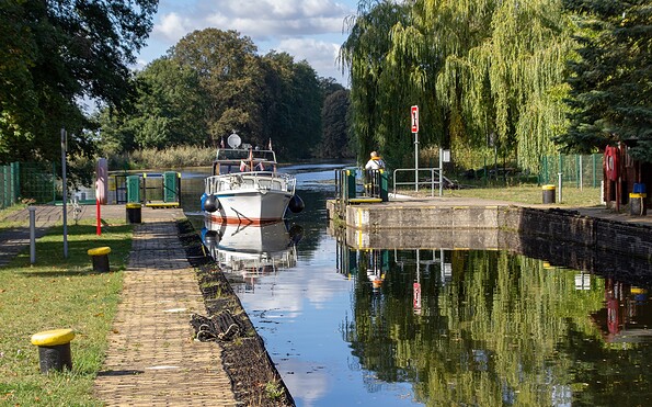 Boat in the Leesenbrück lock, Foto: ScottyScout, Lizenz: ScottyScout