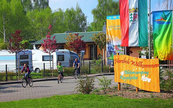 Blütencamping Riegelspitze - Einfahrt, Foto: Legrand, Lizenz: Legrand