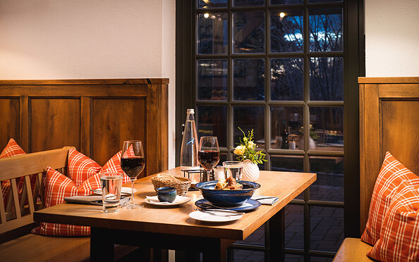 Gemütlich essen im Paulinenhof, Foto: Tim Karapetian, Lizenz: Seminarhotel Kuhlowitz GmbH