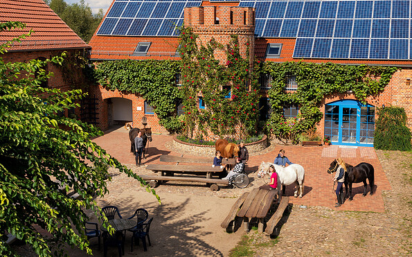 Hofgelände, Foto: Hans Sachs, Lizenz: Reiter- &amp; Erlebnisbauernhof Groß Briesen
