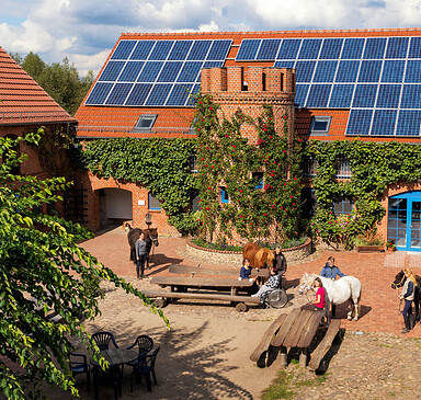Reiterhof Groß Briesen im Sommer, Foto: Hans Sachs , Lizenz: Reiter- & Erlebnisbauernhof Groß Briesen