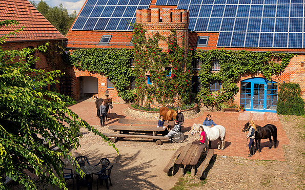 Reiterhof Groß Briesen im Sommer, Foto: Hans Sachs , Lizenz: Reiter- &amp; Erlebnisbauernhof Groß Briesen