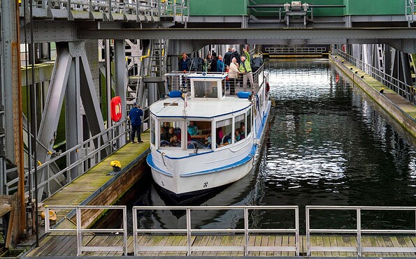 Schiff im alten Hebewerk, Foto: Uwe Kleber, Lizenz: SHW Fahrgastschifffahrt Niederfinow