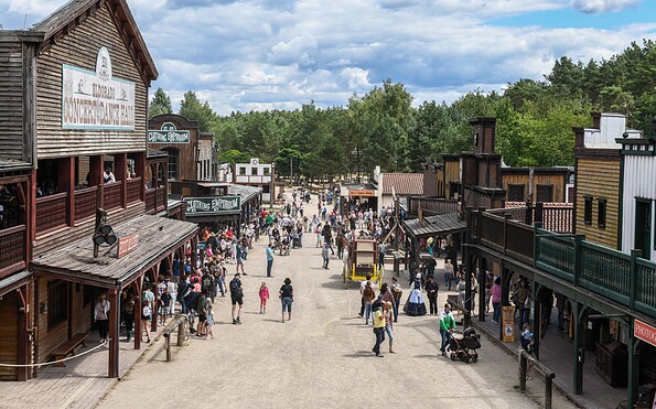 Vom Eingangstor aus die Mainstreet fotografiert, Foto: Eldorado Abenteuer GmbH