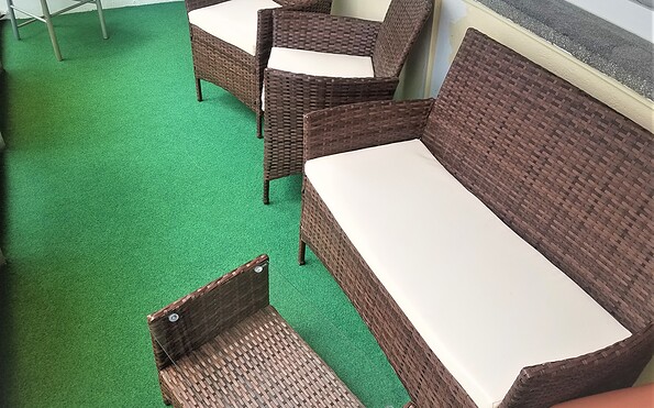 Balkon mit Sitzmöbeln, Foto:  Frau Krupper, Lizenz: Ferienwohnung Boxberg
