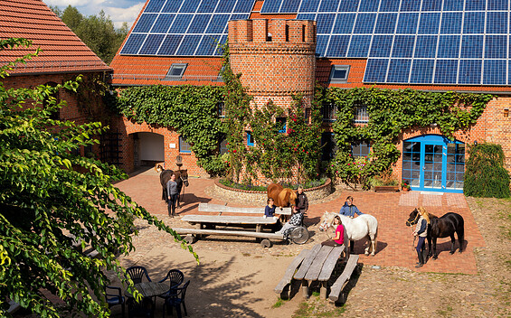 Der Hof , Foto: Hans Sachs, Lizenz: Reiter- & Erlebnisbauernhof Groß Briesen GmbH