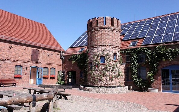 Hofansicht, Foto: Hans Sachs, Lizenz: Reiter- &amp; Erlebnisbauernhof Groß Briesen GmbH