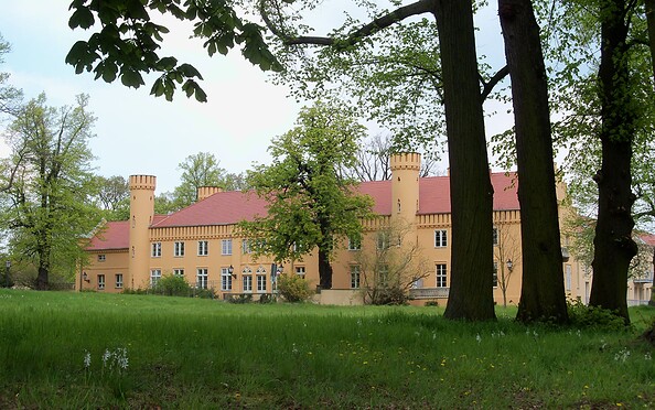 Gutspark Petzow - Schloss, Foto: Yvonne Schmiele