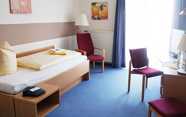 rollstuhlgerechtes Zimmer, Foto: ProCurand