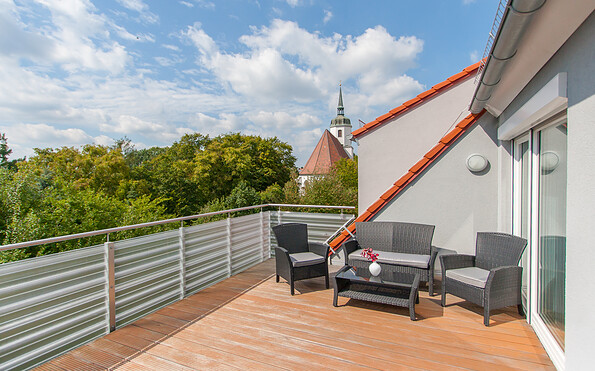Beispiel für wohnen im Apartmenthaus mit Terrasse, Foto: Nico Thäle, Lizenz: Lausitzer Seenland Apartmenthaus uG