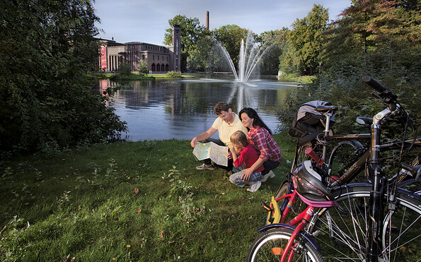 Radlerfamilie am Amtsteich, Foto: CMT Cottbus