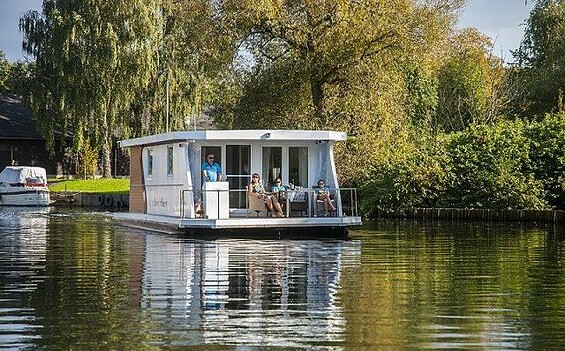 Waterhus Hausbootcharter