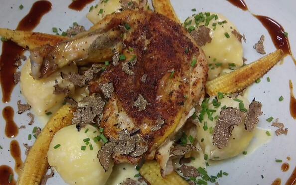 Getrüffeltes Maishähnchen, Foto: Mike Waesche