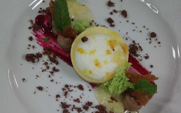 Limonenbaiser-Törtchen, Foto: Mike Waesche