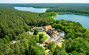 Luftbild mit Wald und Döllnsee, Foto: Jones Art, Lizenz: Hotel Döllnsee GmbH &amp; Co. KG