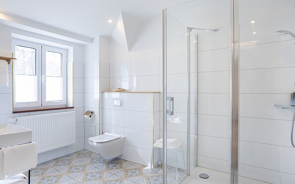 Badezimmer in der Suite, Foto: Jones Art, Lizenz: Hotel Döllnsee GmbH &amp; Co. KG