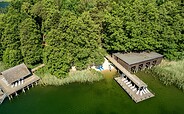 Luftbild von Badehaus und Bootshaus am Döllnsee, Foto: Jones Art, Lizenz: Hotel Döllnsee GmbH &amp; Co. KG