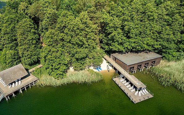 Luftbild von Badehaus und Bootshaus am Döllnsee, Foto: Jones Art, Lizenz: Hotel Döllnsee GmbH &amp; Co. KG