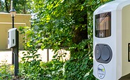 Ladesäulen für E-Autos, Foto: Jones Art, Lizenz: Hotel Döllnsee GmbH &amp; Co. KG