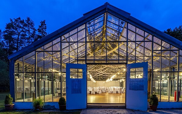 Botanikum bei Nacht, Foto: Jones Art, Lizenz: Hotel Döllnsee GmbH &amp; Co. KG