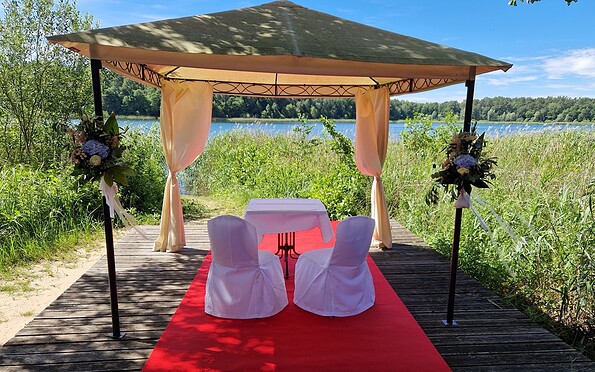 Lakeside wedding ceremony, Foto: Jones Art, Lizenz: Hotel Döllnsee GmbH &amp; Co. KG