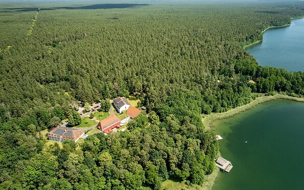 Luftaufnahme Hotel Döllnsee-Schorfheide, Foto: Jones Art, Lizenz: Hotel Döllnsee GmbH &amp; Co. KG