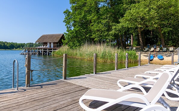 Badehaus mit Steg und Strand, Foto: Jones Art, Lizenz: Hotel Döllnsee GmbH &amp; Co. KG