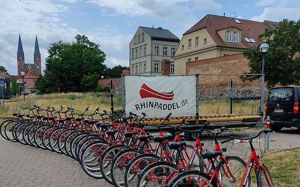 Leihfahrräder, Foto: Silva Glaser, Lizenz: Rhinpaddel Bootsvermietung