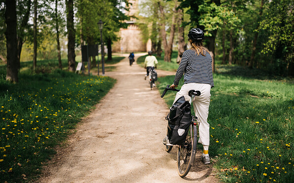 Radtour zur Schinkelkirche Petzow, Foto: Steven Ritzer, Lizenz: Tourismusverband Havelland e.V.