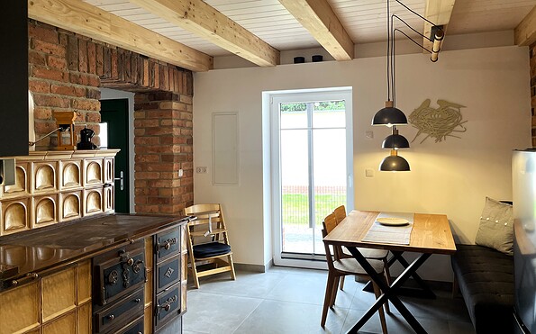 Red Nest - Kitchen with a seating area, Foto: Ulrike Haselbauer, Lizenz: Tourismusverband Lausitzer Seenland e.V.