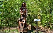 Holzskulptur Fasanerie, Foto: Sandra Fonarob, Lizenz: Tourismusverband Dahme-Seenland e.V.