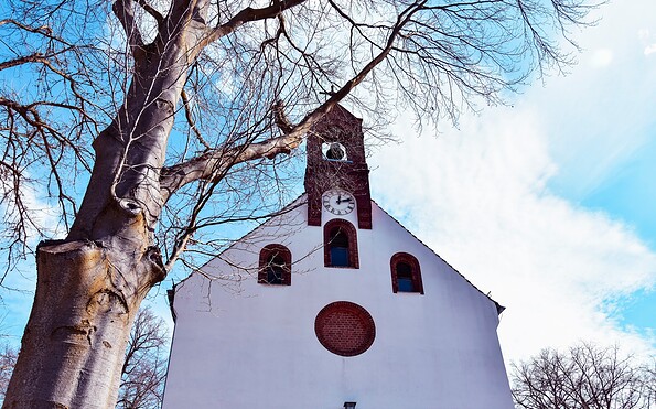 Church Münchehofe front view, Foto: Sandra Fonarob, Lizenz: Tourismusverband Dahme-Seenland.e.V.