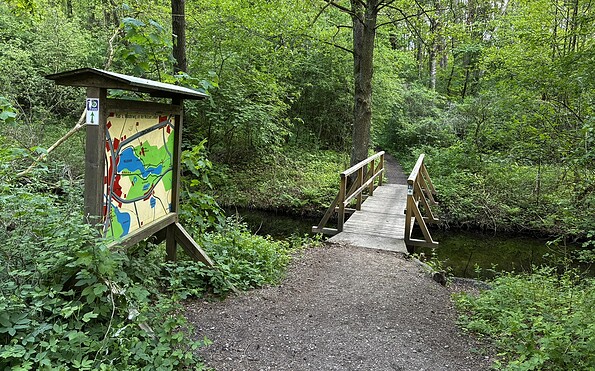 Wooden bridge over the Lindow Rhin, Foto: Jörg Bartz, Lizenz: Brandenburgische Seenplatte GmbH
