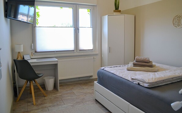 Gästewohnung OG, SZ 2 mit Schreibtisch, Foto: Kerstin Geilich, Lizenz: MuT