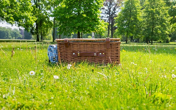 Picknickkorb Schlosspark Neuhardenberg, Foto: Seenlandentdecker, Lizenz: Seenland Oder-Spree