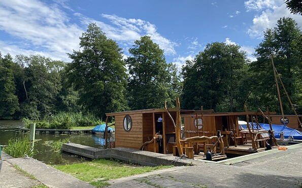 TreibGuT Flöße im Hafen, Foto: K. Schwedt , Lizenz: TreibGuT GbR