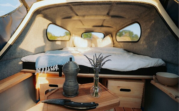 Campingboot Entenkoje, Foto: Jonathan Schoeppe