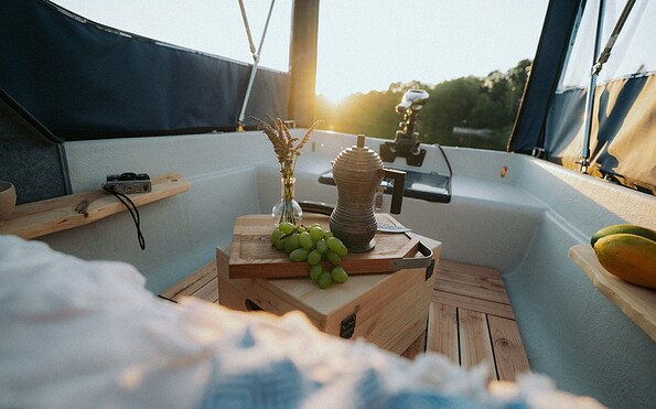 Campingboot Entenkoje, Foto: Jonathan Schoeppe