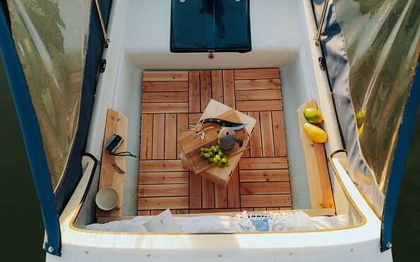 Campingboot Entenkoje, Foto: Jonathan Schoeppe