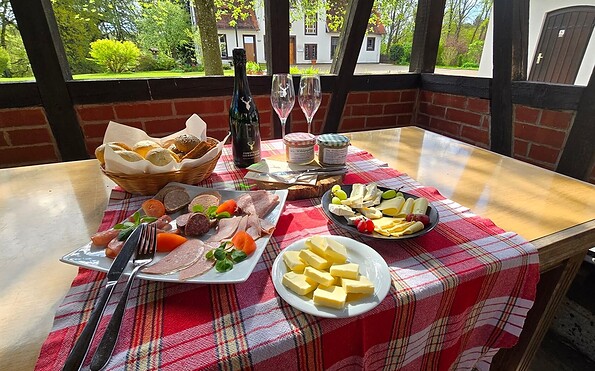 Picknick im Forsthaus Siehdichum, Foto: Dana Braun, Lizenz: Tourismusverband Seenland Oder-Spree