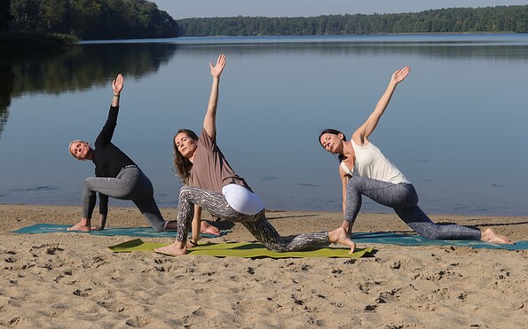 Yoga am Wolletzsee, Foto: E. M. Weyer, Lizenz: Tourismusverein Angermünde e. V.
