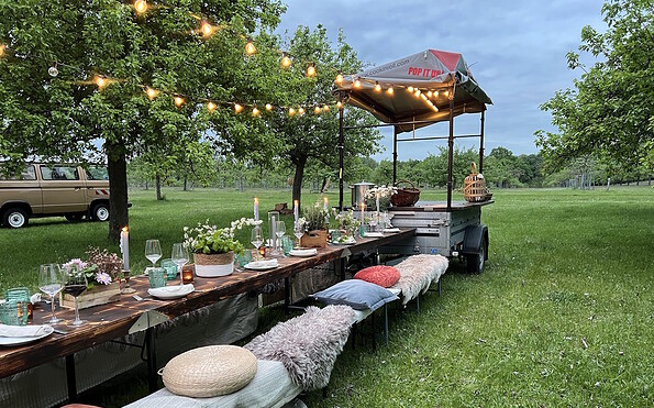 Long table, Foto: LIVIN'ROLL, Lizenz: LIVIN'ROLL