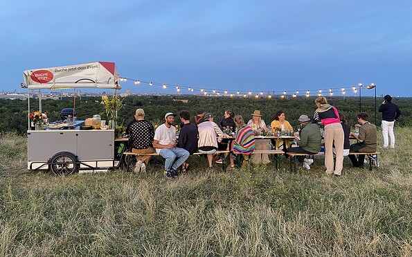 Long table, Foto: LIVIN'ROLL, Lizenz: LIVIN'ROLL