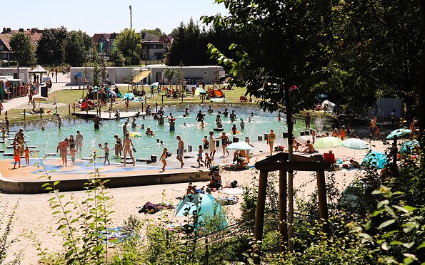 Blick übers Nichtschwimmerbecken, Foto: Stadt Beelitz, Lizenz: Stadt Beelitz