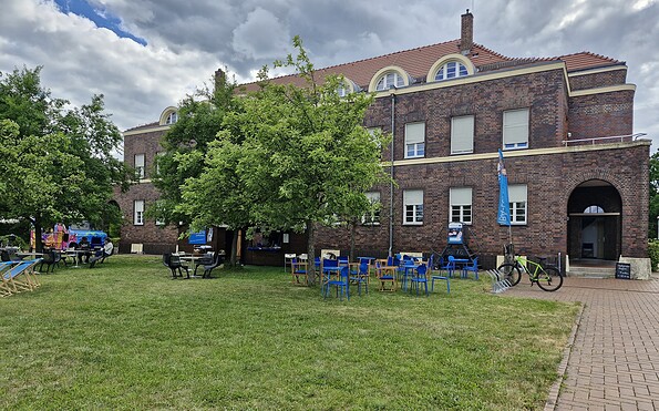 Das See-Bistro hat sein Domizil 2026 im IBA-Studierhaus, Foto: Denise Hoika, Lizenz: Tourismusverband Lausitzer Seenland e. V.