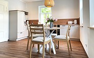 Ferienwohnung Florentine - Küche mit Essbereich, Foto: Ulrike Haselbauer, Lizenz: Tourismusverband Lausitzer Seenland e.V.