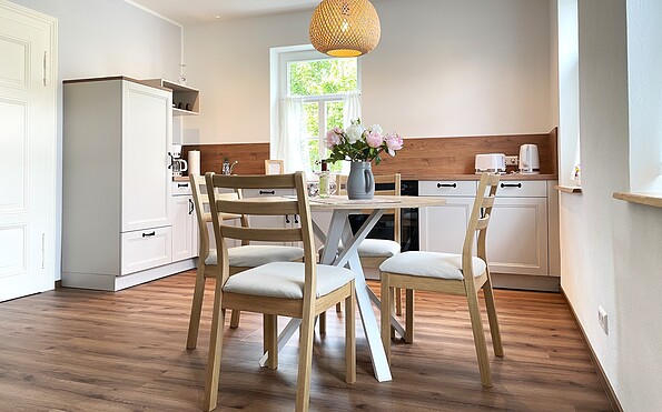Ferienwohnung Florentine - Küche mit Essbereich, Foto: Ulrike Haselbauer, Lizenz: Tourismusverband Lausitzer Seenland e.V.