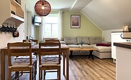 Ferienwohnung Merle - Wohn- Essbereich, Foto: Ulrike Haselbauer, Lizenz: Tourismusverband Lausitzer Seenland e.V.