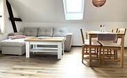 Ferienwohnung Refugium - Wohn- und Essbereich, Foto: Ulrike Haselbauer, Lizenz: Tourismusverband Lausitzer Seenland e.V.